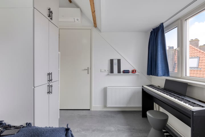 Photo 39 of Kamperfoeliestraat 3