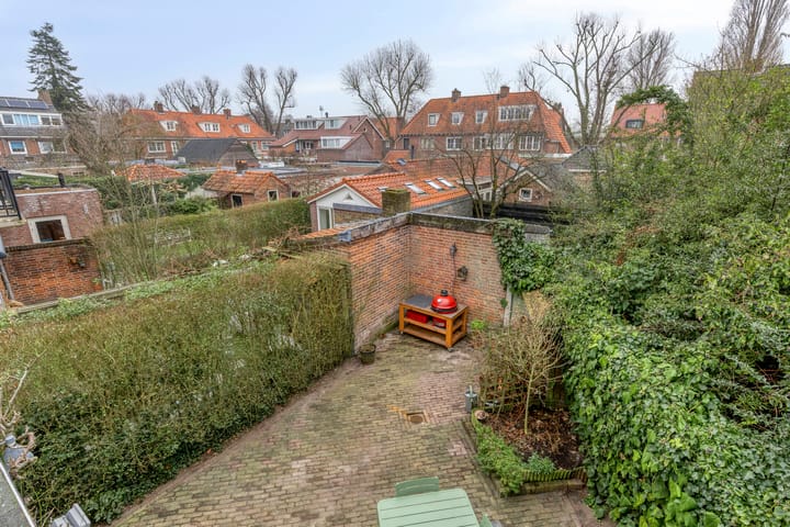 Photo 44 of Kamperfoeliestraat 3