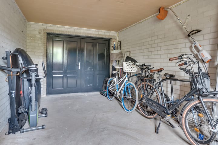 Photo 36 of Dekanijstraat 5