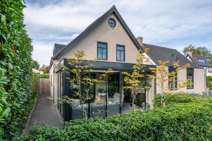 Photo 60 of Dekanijstraat 5