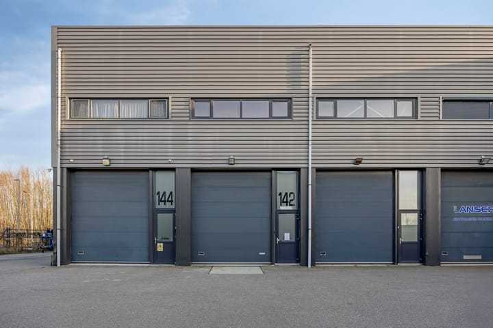 Luzernestraat 142, Nieuw-Vennep