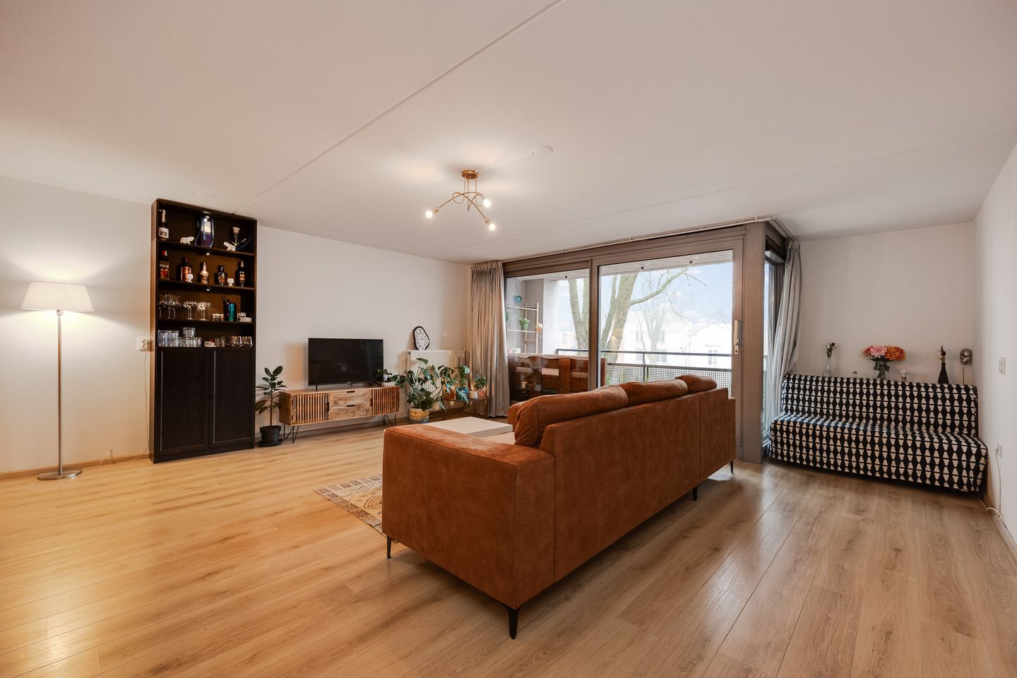 Photo 10 of van Berckelstraat 5