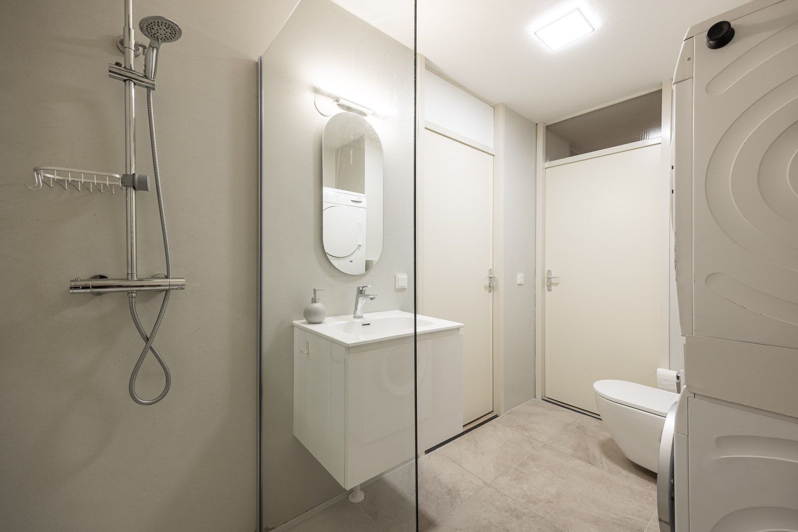 Photo 24 of van Berckelstraat 5