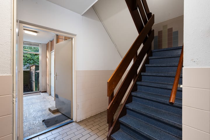 Foto 31 van Van der Poelstraat 15-A