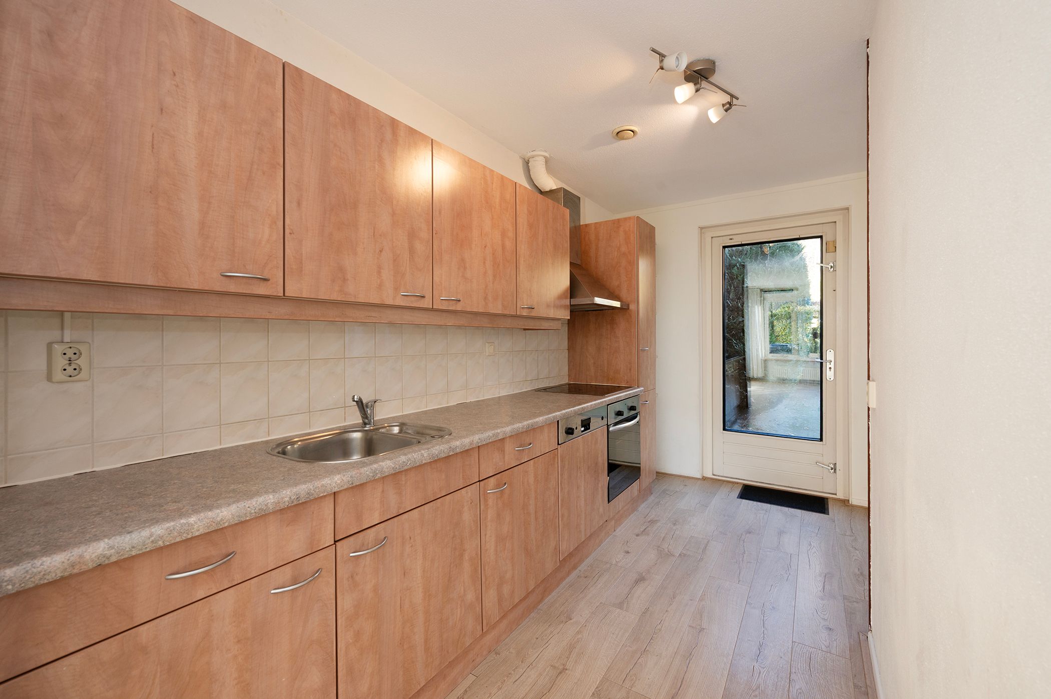 Photo 15 of Januaristraat 82