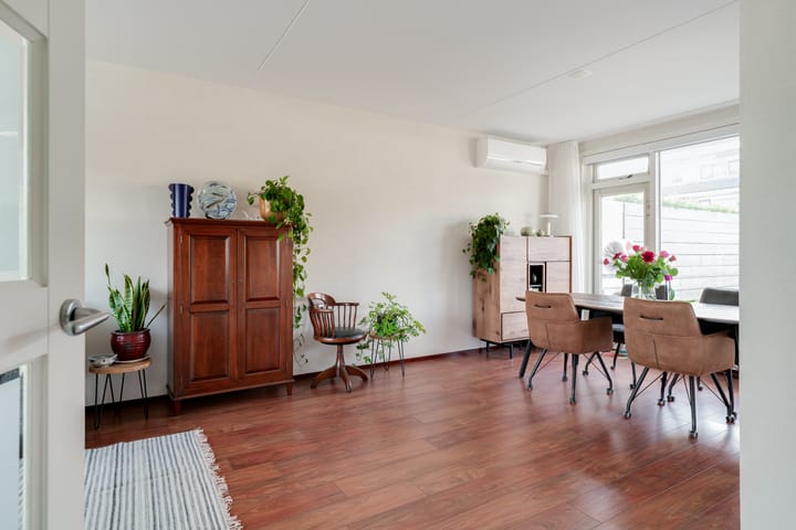 Photo 9 of Westeinde 83