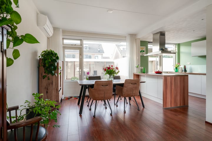 Photo 15 of Westeinde 83