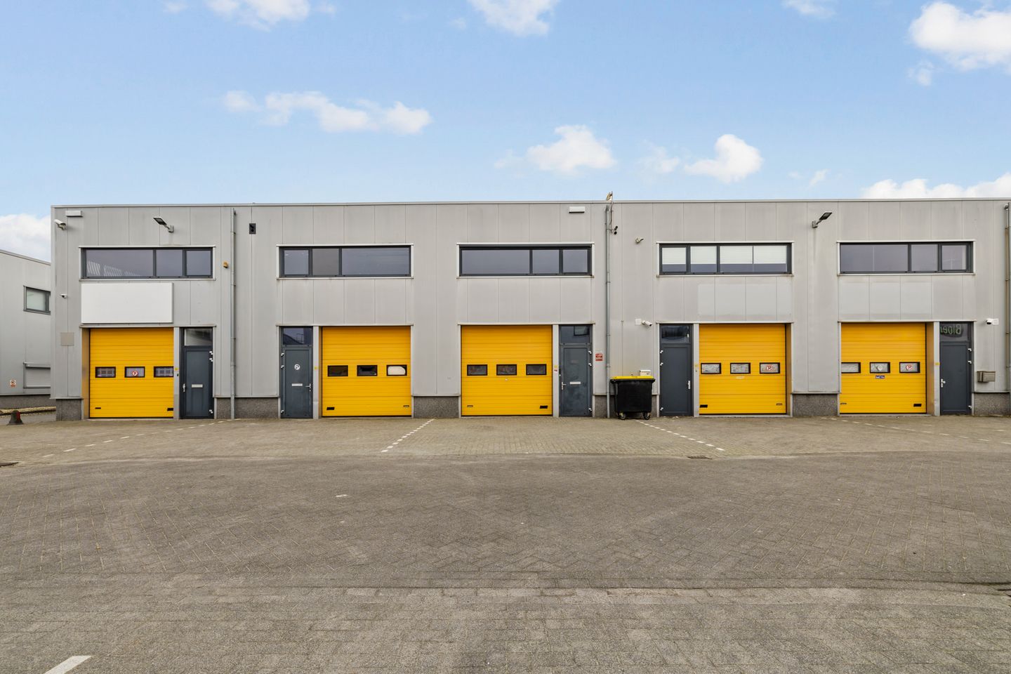 Bekijk foto 1 van Zuiderzeelaan 105