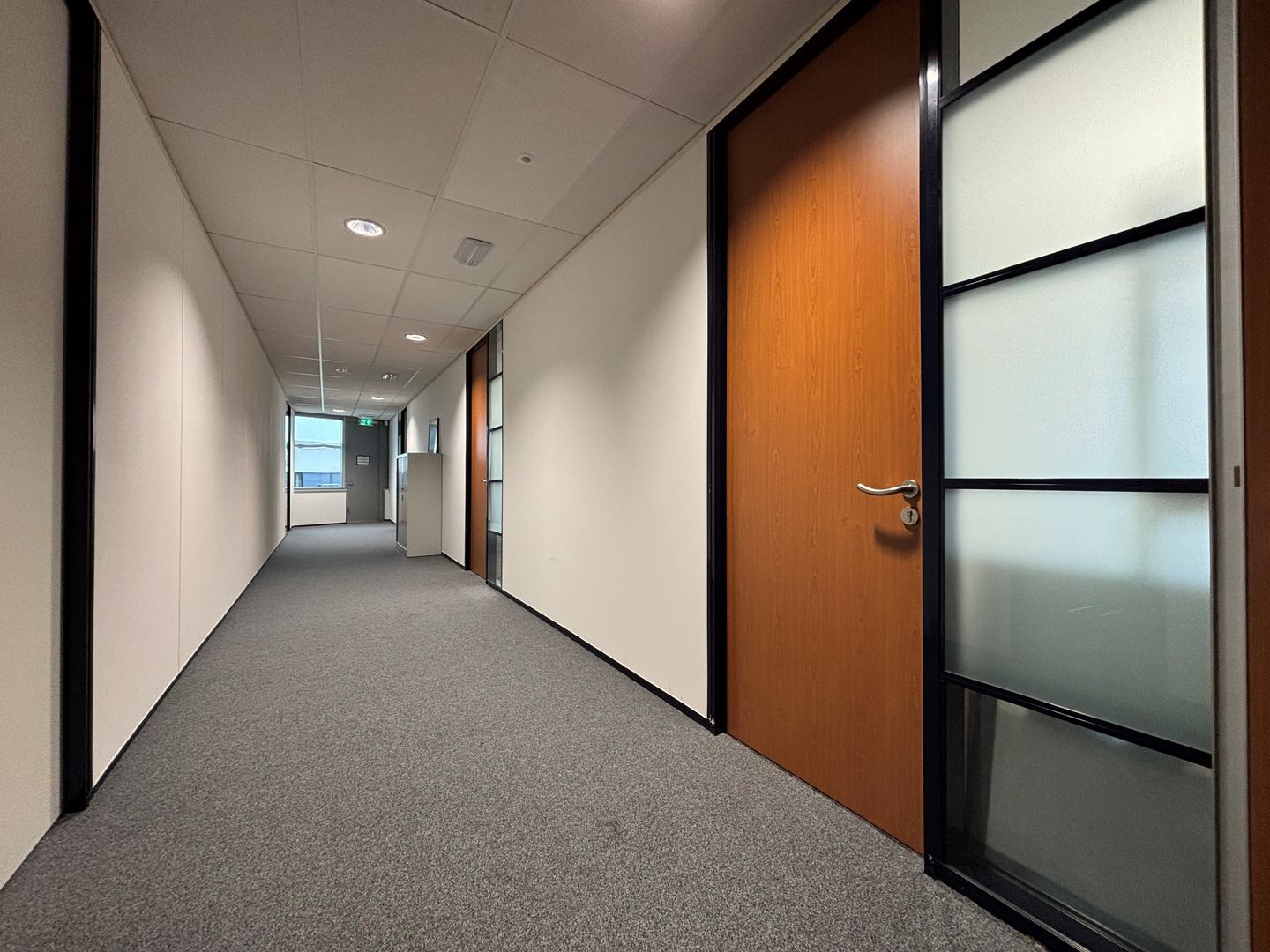 Bekijk foto 5 van Luchthavenweg 99