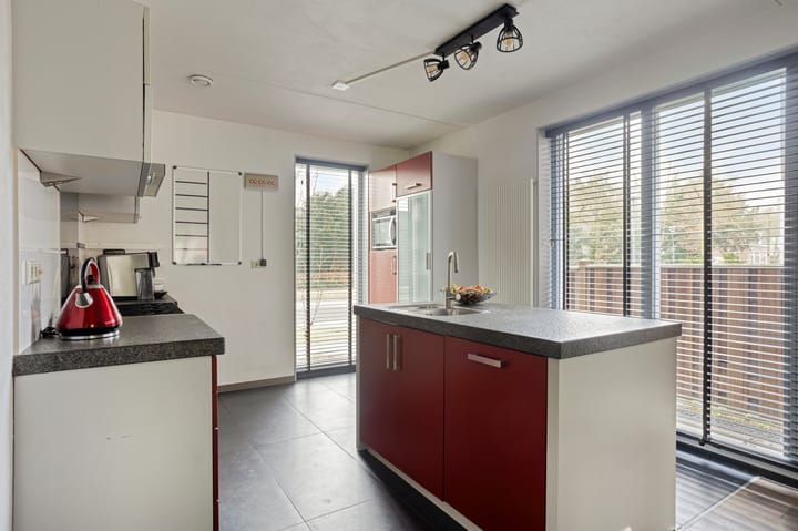 Photo 23 of Hendrik Veenemanstraat 52