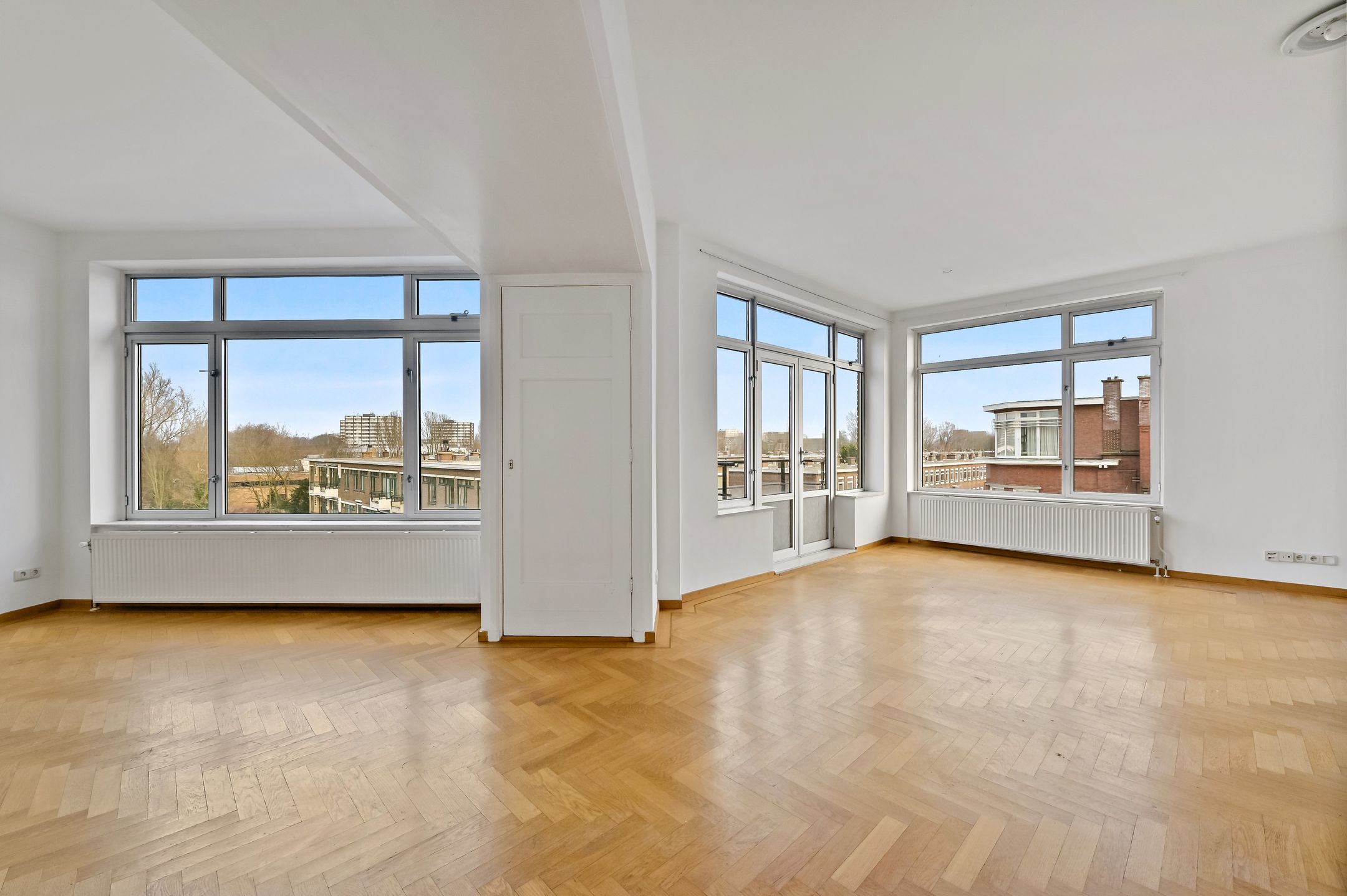 Foto 9 van De Eerensplein 14