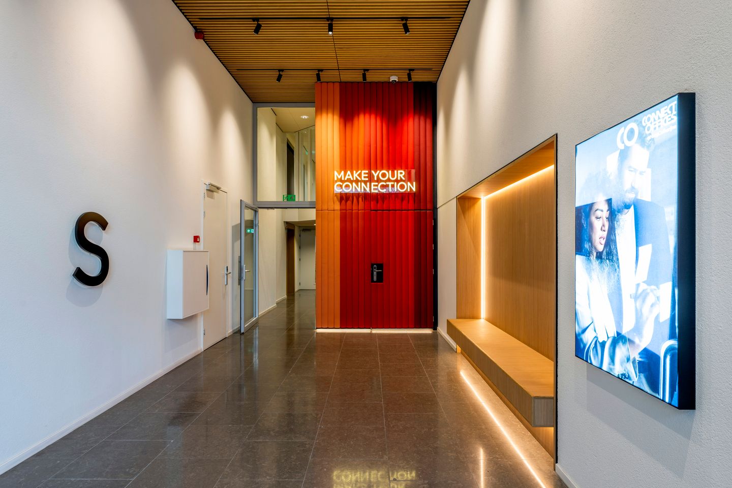 View photo 2 of Catharijnesingel 30