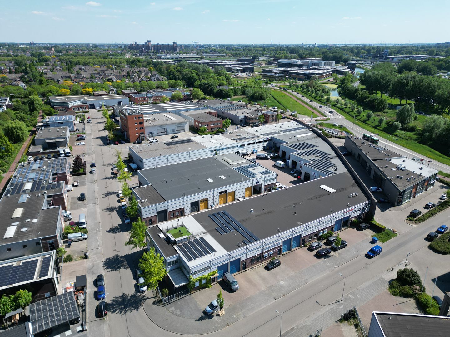 View photo 2 of De Veldoven 14