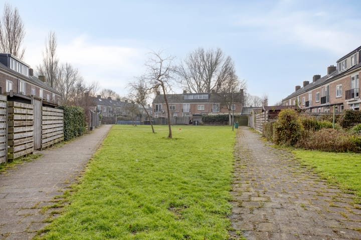 Photo 23 of Goudenregenstraat 6