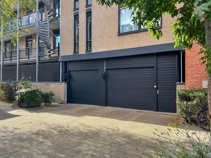 Foto 2 van Raadhuisstraat parkeren