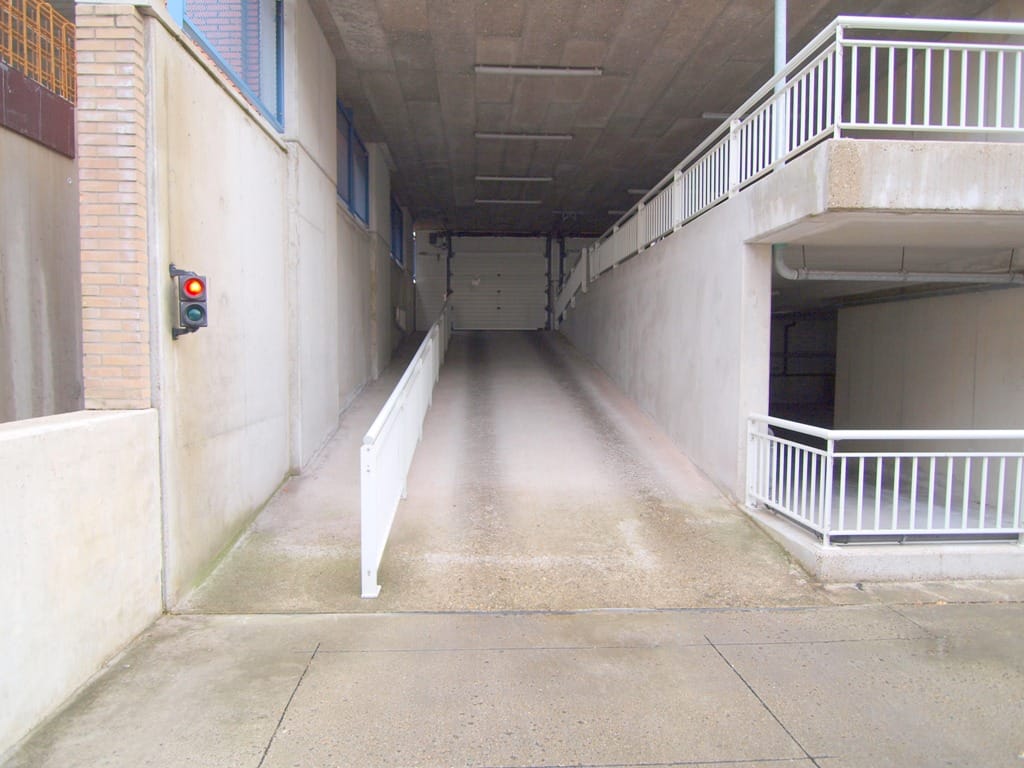 Photo 3 of Raadhuisstraat parkeren