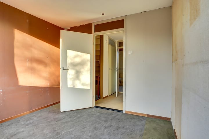 Photo 19 of Schoener 32