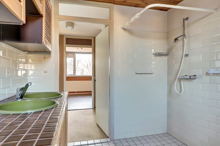 Photo 21 of Schoener 32