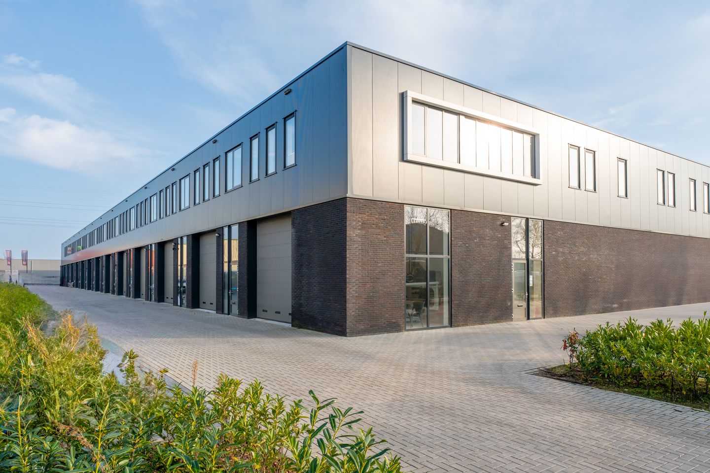 View photo 2 of Accustraat 21-L