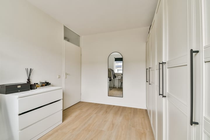 Foto 20 van Middenmolenlaan 59