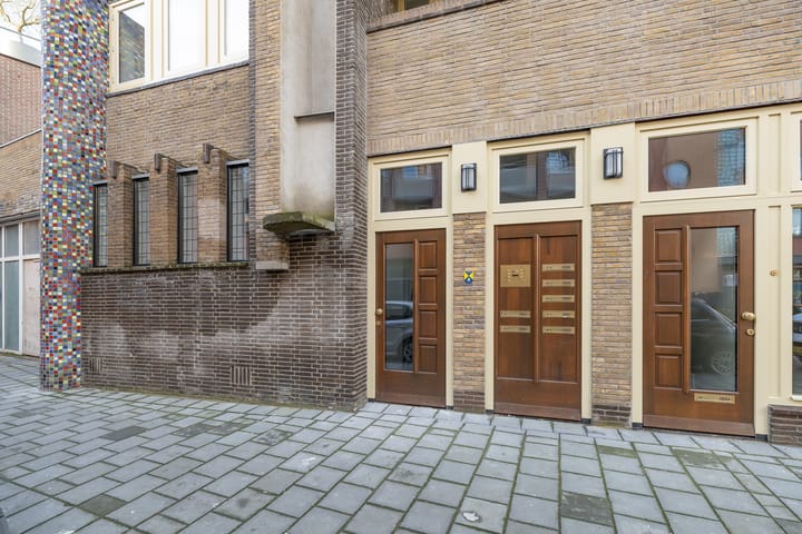 Foto 37 van Spoorstraat 16-A