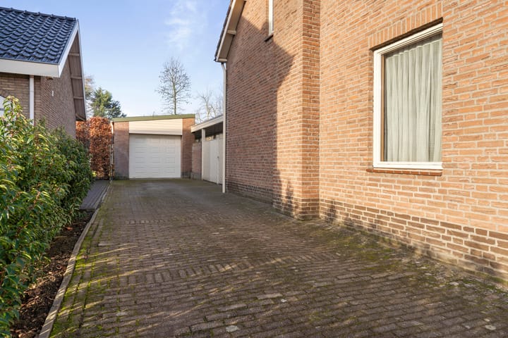 Photo 9 of Roosendaalsebaan 4