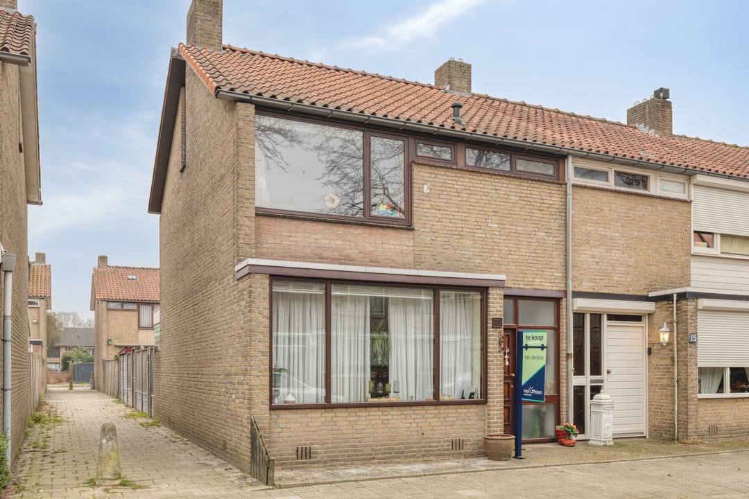 Photo 22 of van Aitzemastraat 13