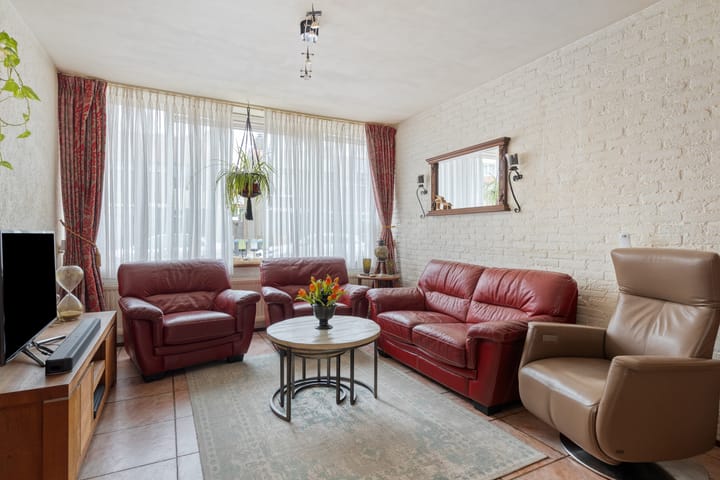 Foto 8 van van Aitzemastraat 13