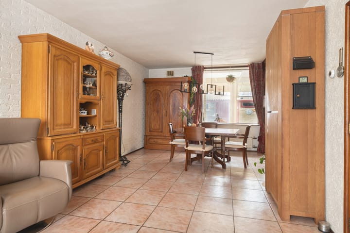 Foto 10 van van Aitzemastraat 13