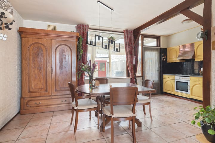 Foto 11 van van Aitzemastraat 13