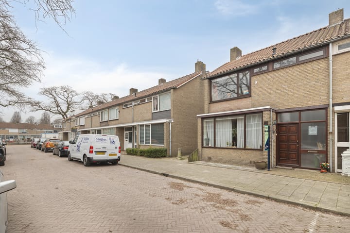 Foto 31 van van Aitzemastraat 13