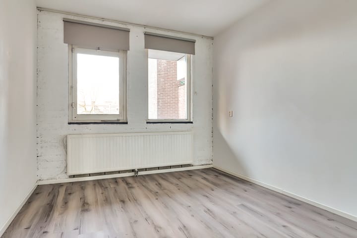 Foto 10 van Winkelwaard 84