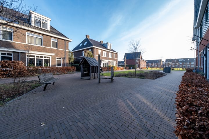 Photo 19 of Regenboog 39