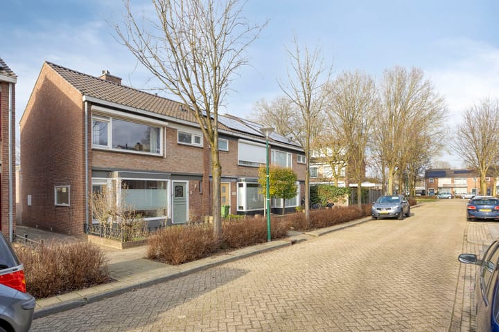 Foto 44 van van Egmondstraat 8