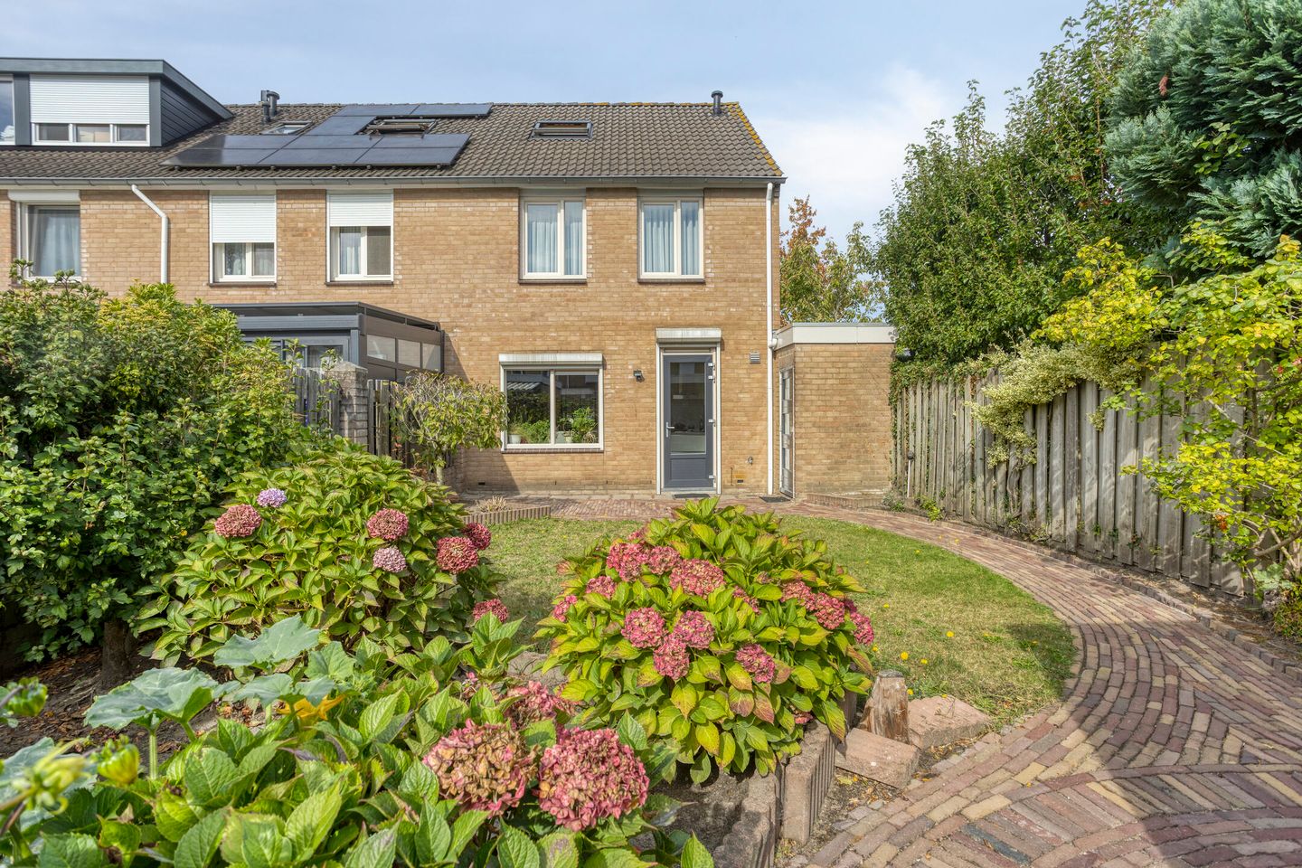 Foto 1 van Robijnring 62