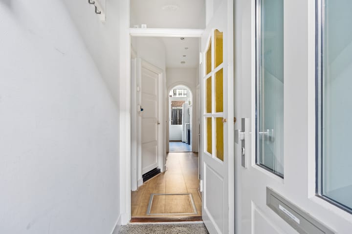 Photo 4 of Linnaeusstraat 209