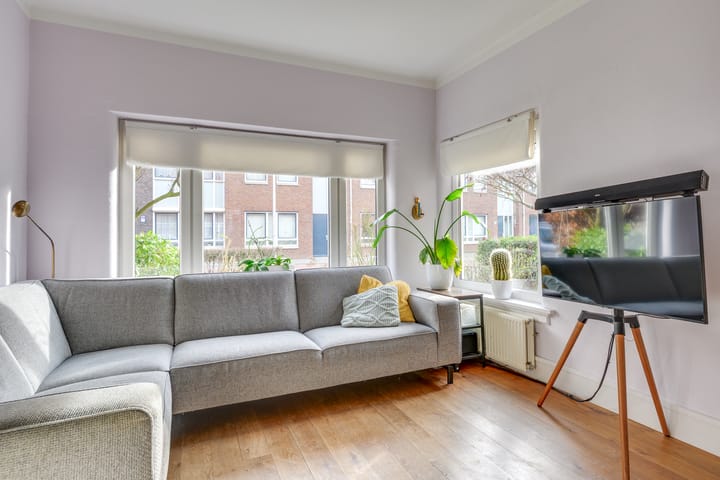 Photo 2 of Pastoor van Leeuwenstraat 82