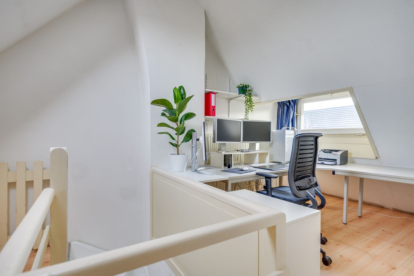 Photo 35 of Pastoor van Leeuwenstraat 82