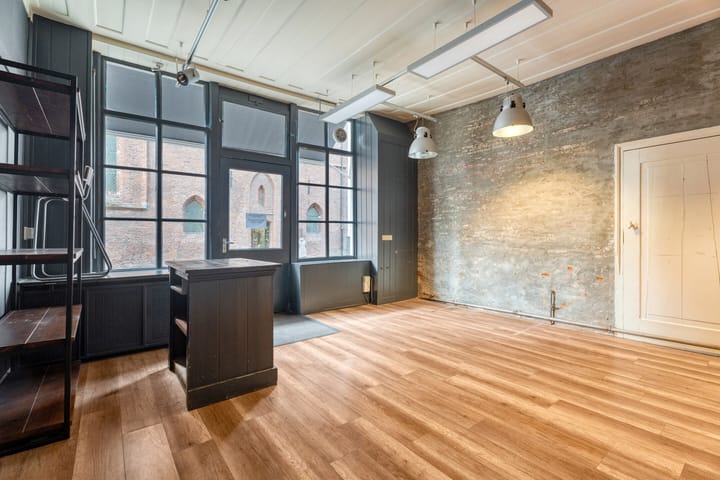 Photo 4 of Jufferenstraat 7