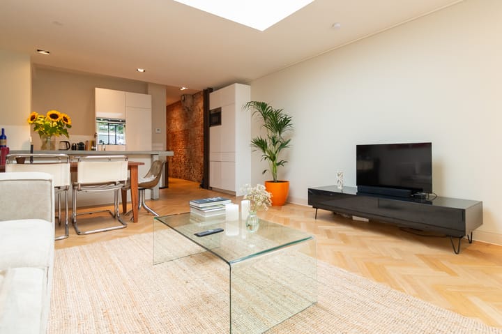 Photo 2 of Wilhelminastraat 2-H