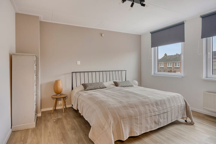 Foto 23 van van Dedemlaan 9