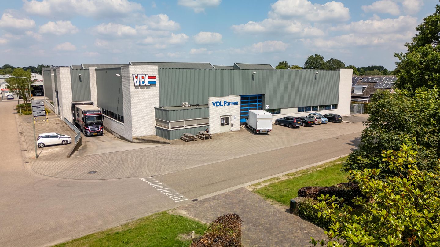 Bekijk foto 2 van Spoorstraat 8 - Berghemweg 31