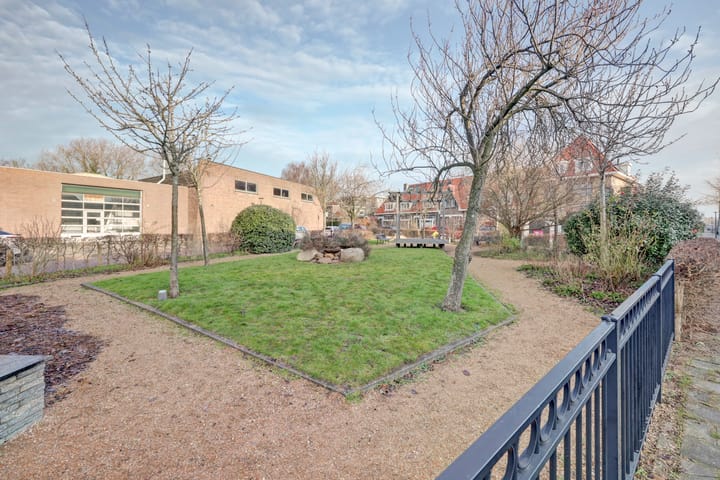 Foto 3 van Burgemeester de Bordesplein 11