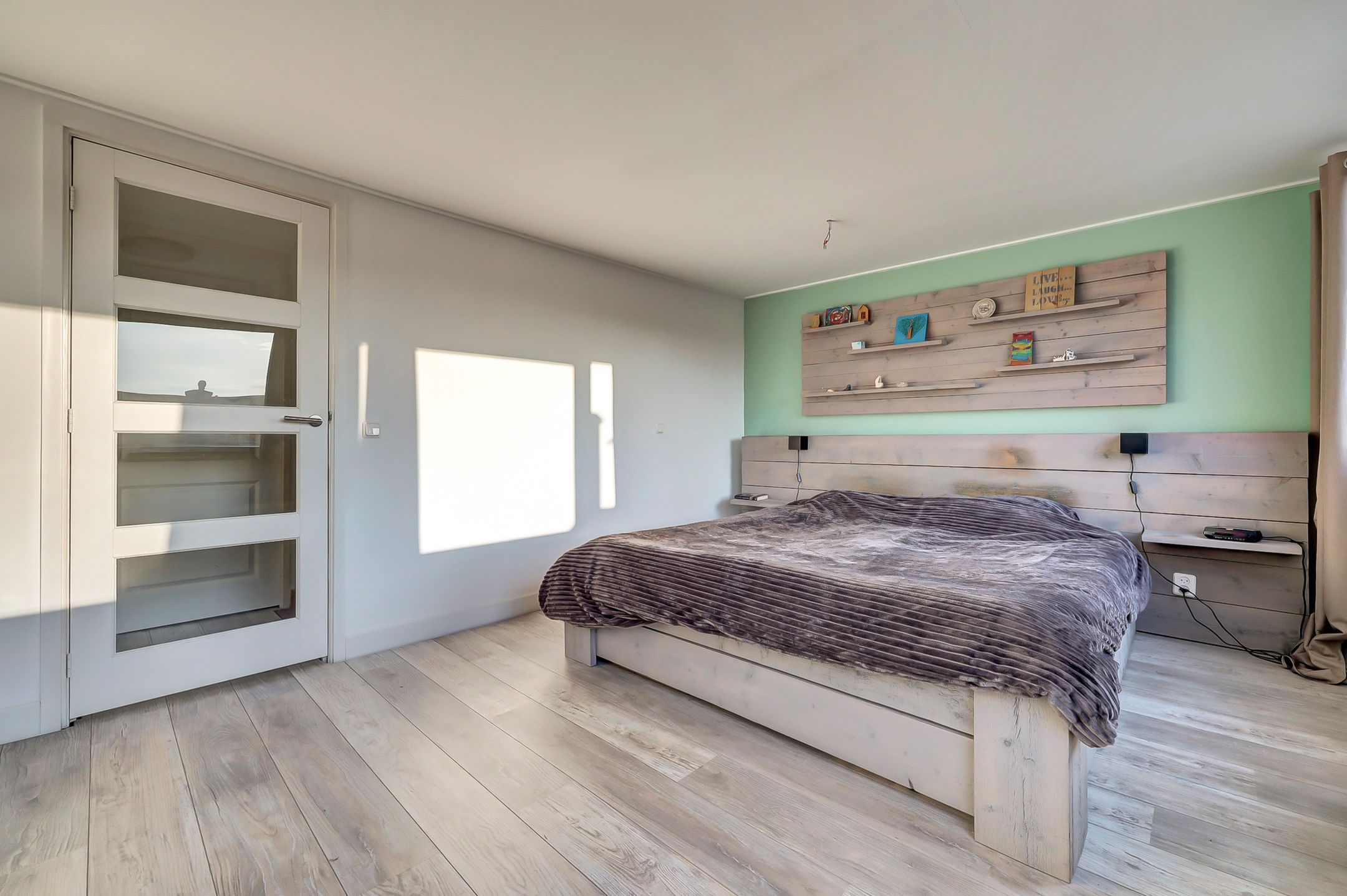 Foto 24 van Burgemeester de Bordesplein 11