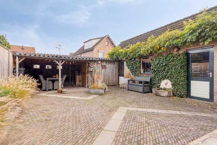 Foto 32 van Ruiterspoor 37