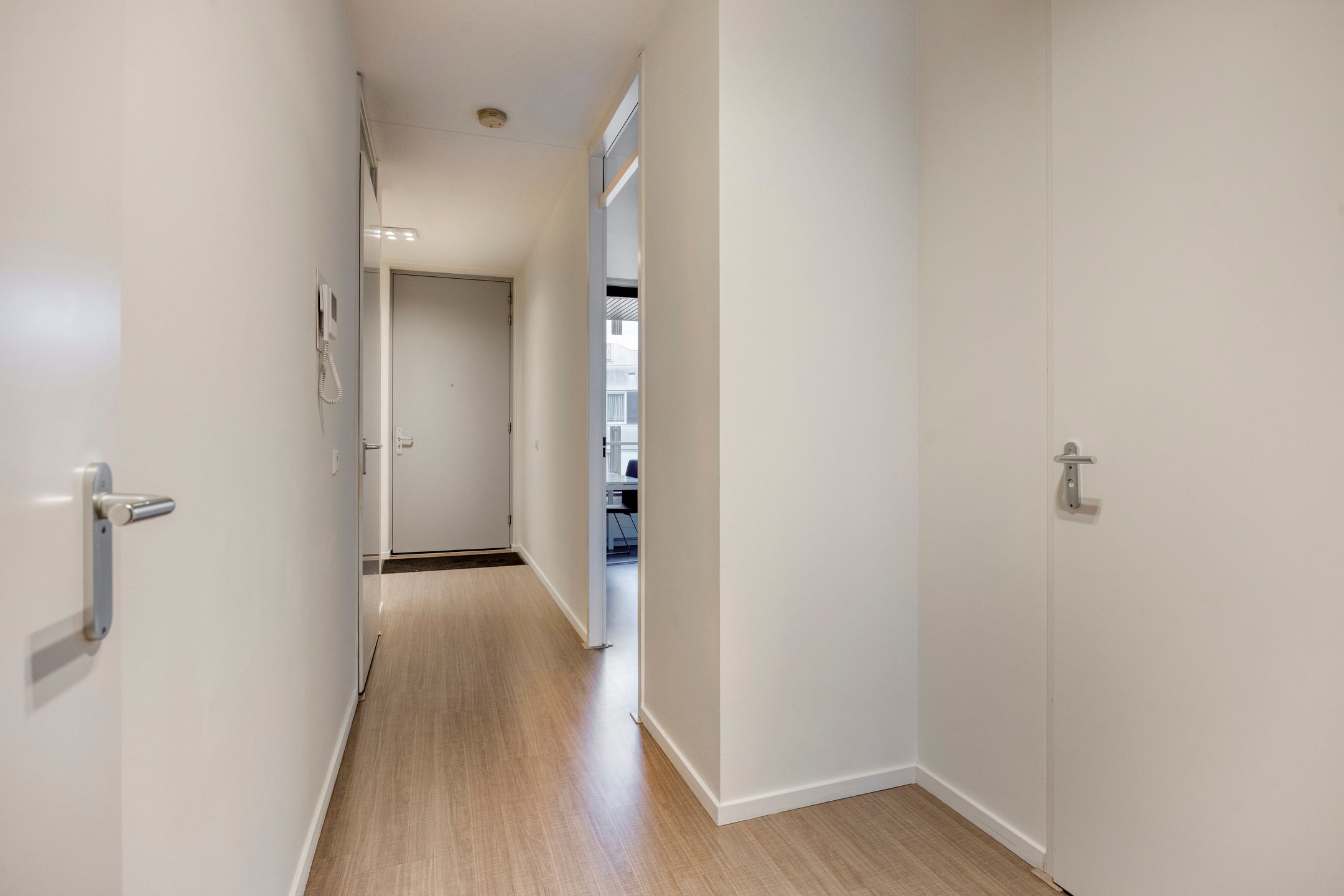 Foto 12 van Carolina MacGillavrylaan 552