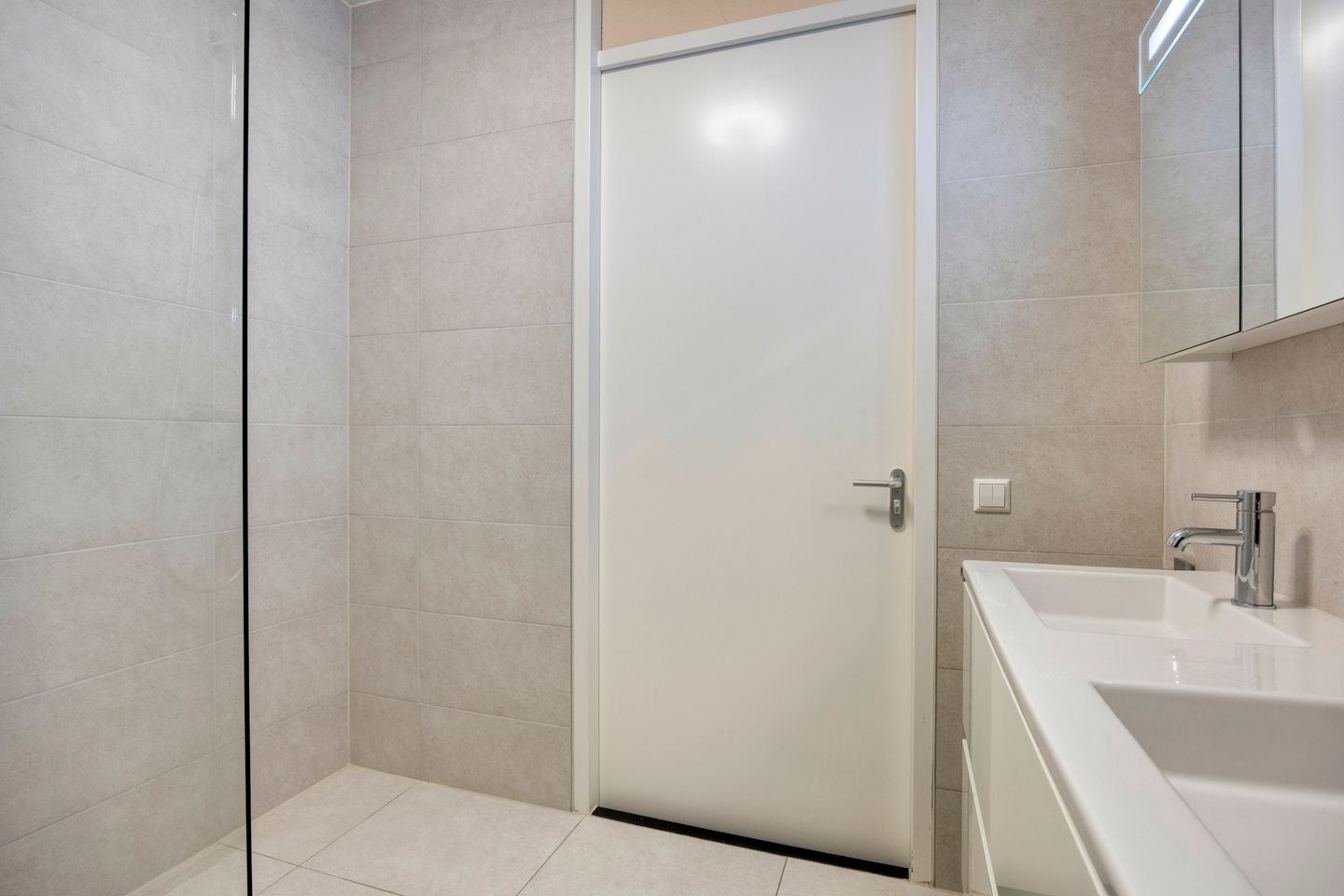 Foto 20 van Carolina MacGillavrylaan 552