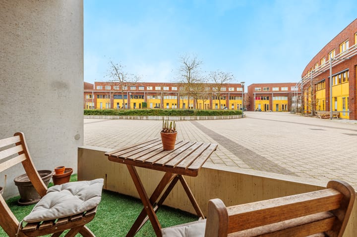 Photo 7 of John Lennonstraat 41