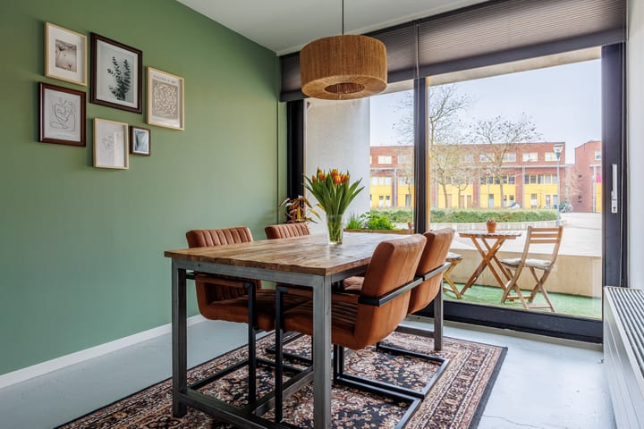 Photo 14 of John Lennonstraat 41