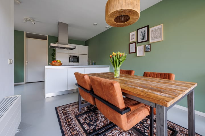 Photo 15 of John Lennonstraat 41